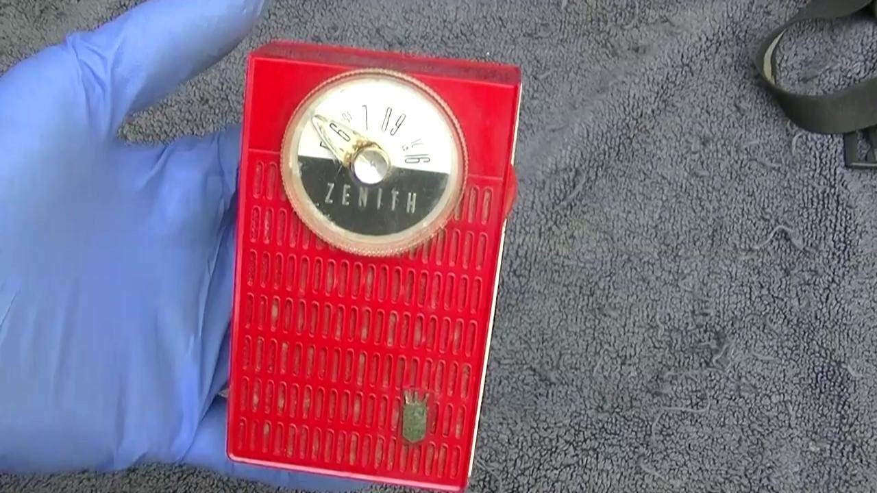 Repairing 2 Vintage Transistor Radios