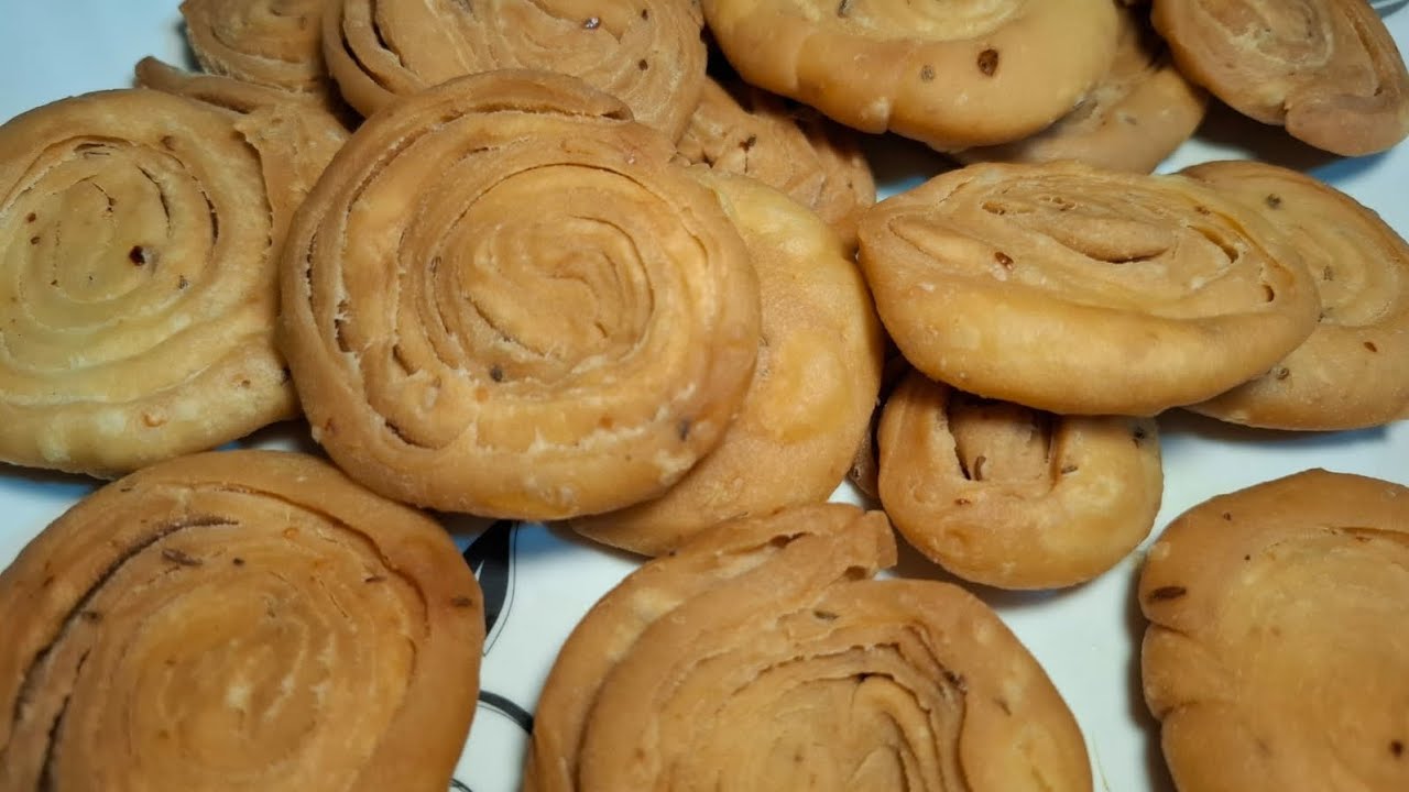खस्ता मठरी बनाने का आसान तरीका 😋#long video#khasta mathri