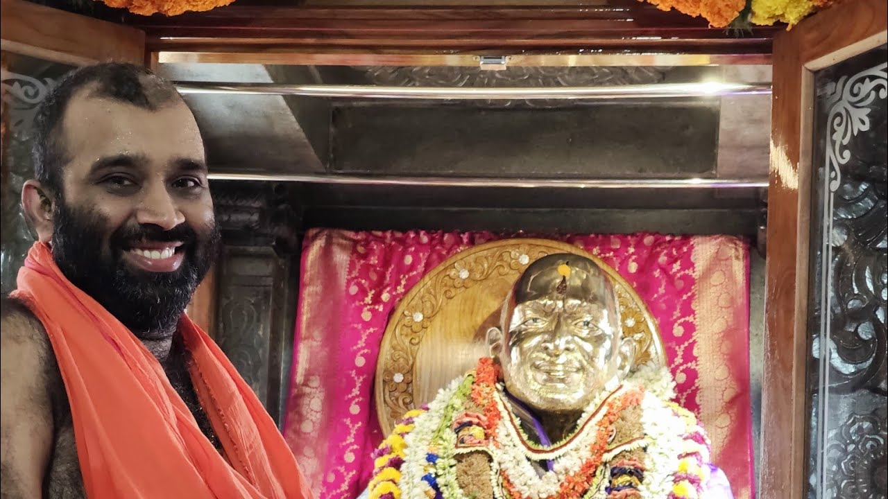  Moorthy and Paduka Pratishta of Srimad Sudhindra Thirtha Swamiji by 
