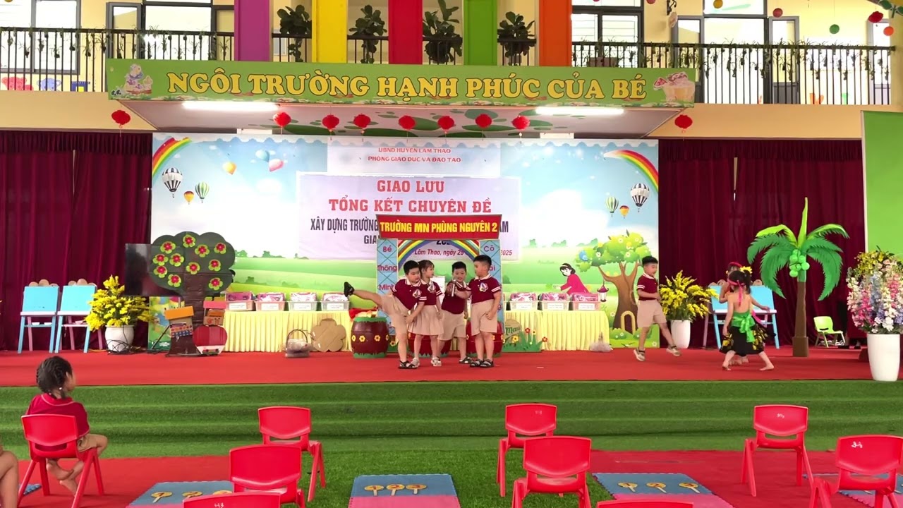Trường mn Phùng nguyên 2 thi tổng kết  lấy trẻ làm trung tâm