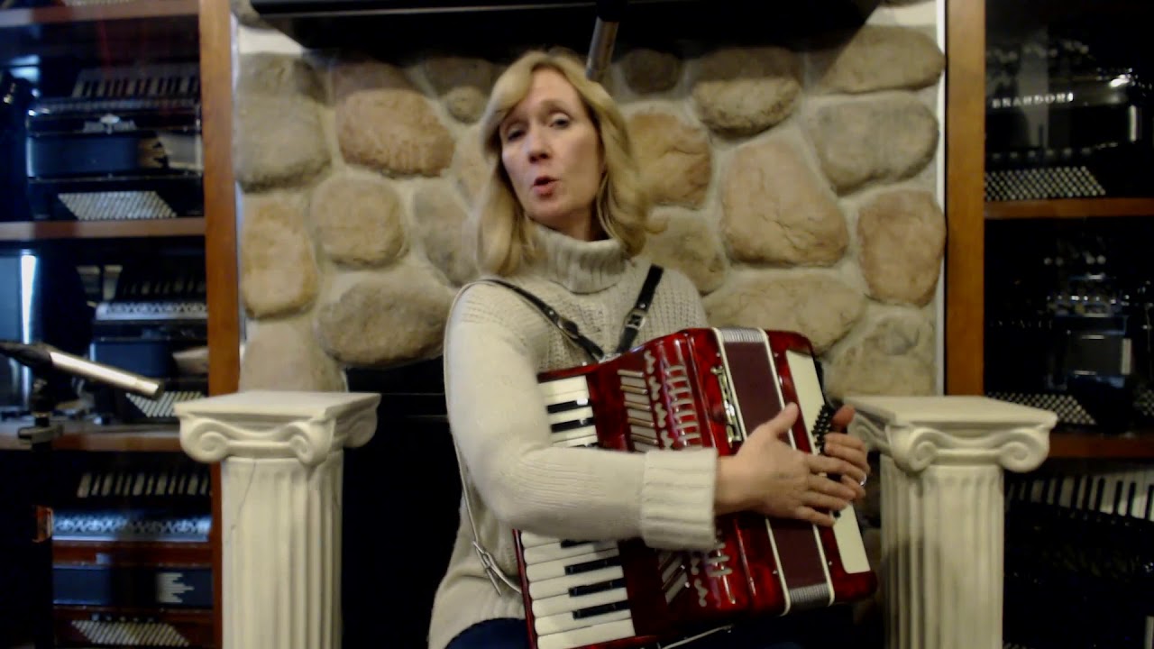 3189 - Red Parrot Piano Accordion MM 26 48 $399