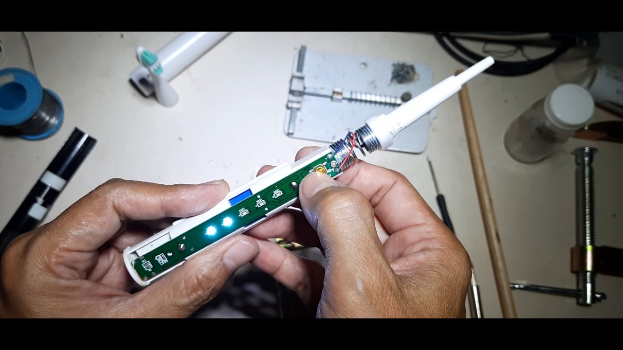 Maintenance and Repair - Electric toothbrush repair - Power indicator does not light up