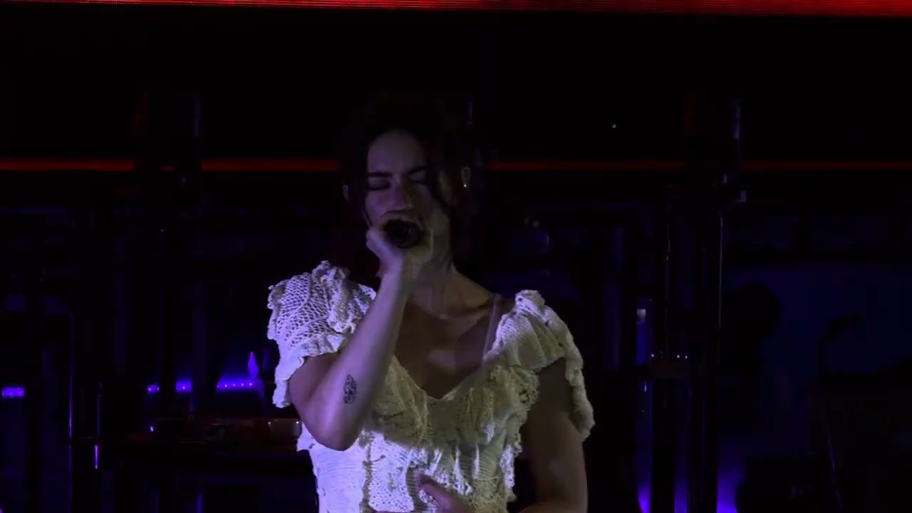 Gracie Abrams - Out of Nowhere LIVE @ Red Rocks Night 2 2025