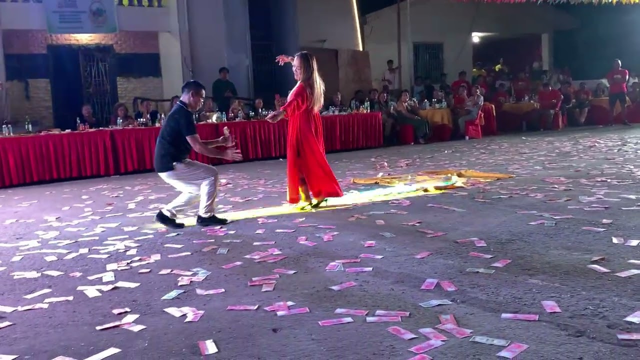 Kuratsa nagliparan ang dollar grabe halos kalahating oras sumayaw Happy Fiesta Talalora Samar!