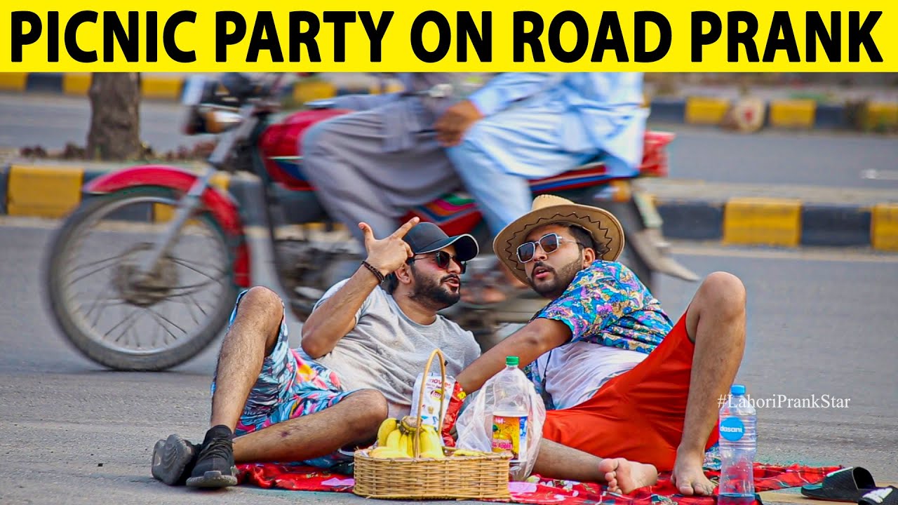 Picnic Party on Roadside Prank in Pakistan - Lahori PrankStar