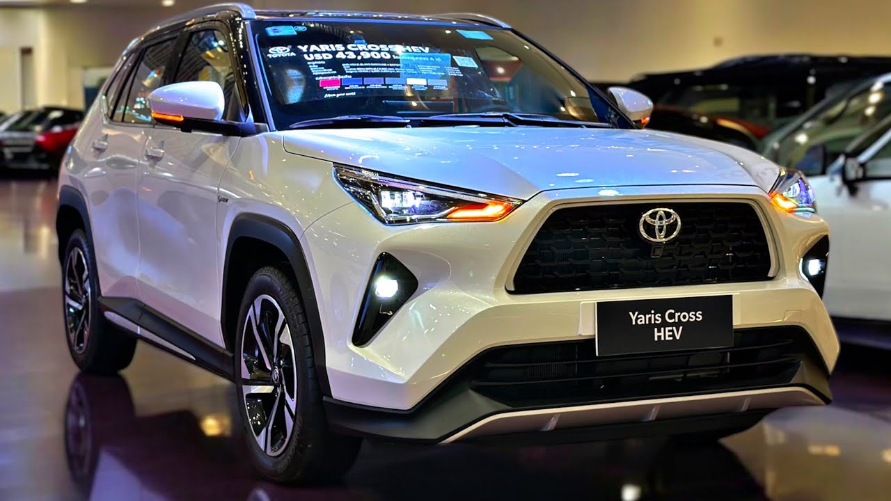 2026 New Toyota Yaris Cross HEV - Luxury crossover hybrid !