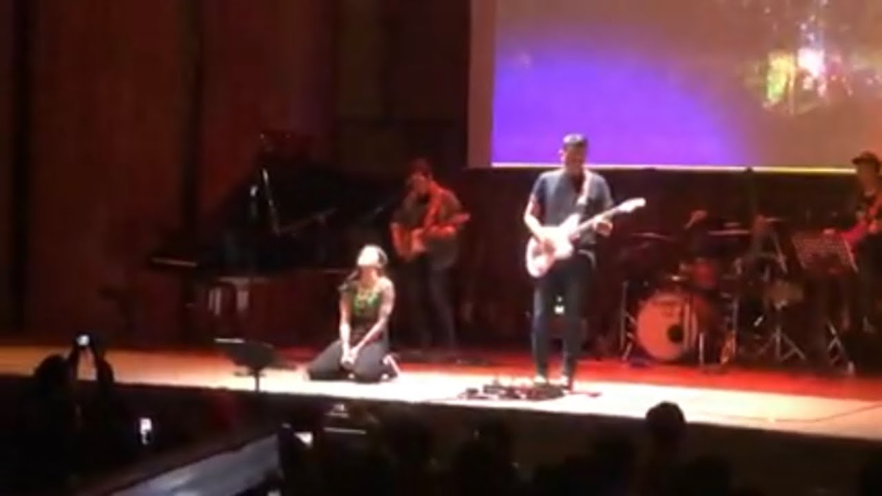 Andrea Turk & The Gigantics - Saturn Lights [feat. Iga Massardi] (Live at Soehanna Hall 29/07/2019)