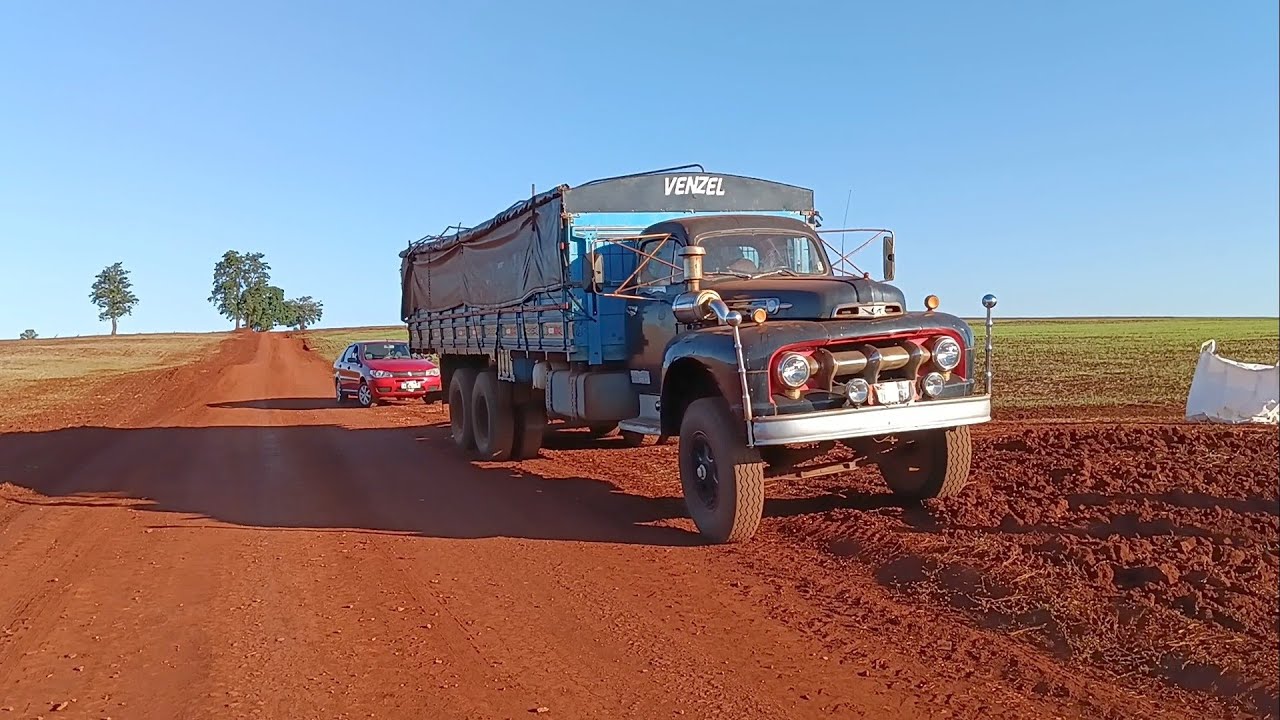 Caminhão Ford F8 Big Job Muito novo Relíquia