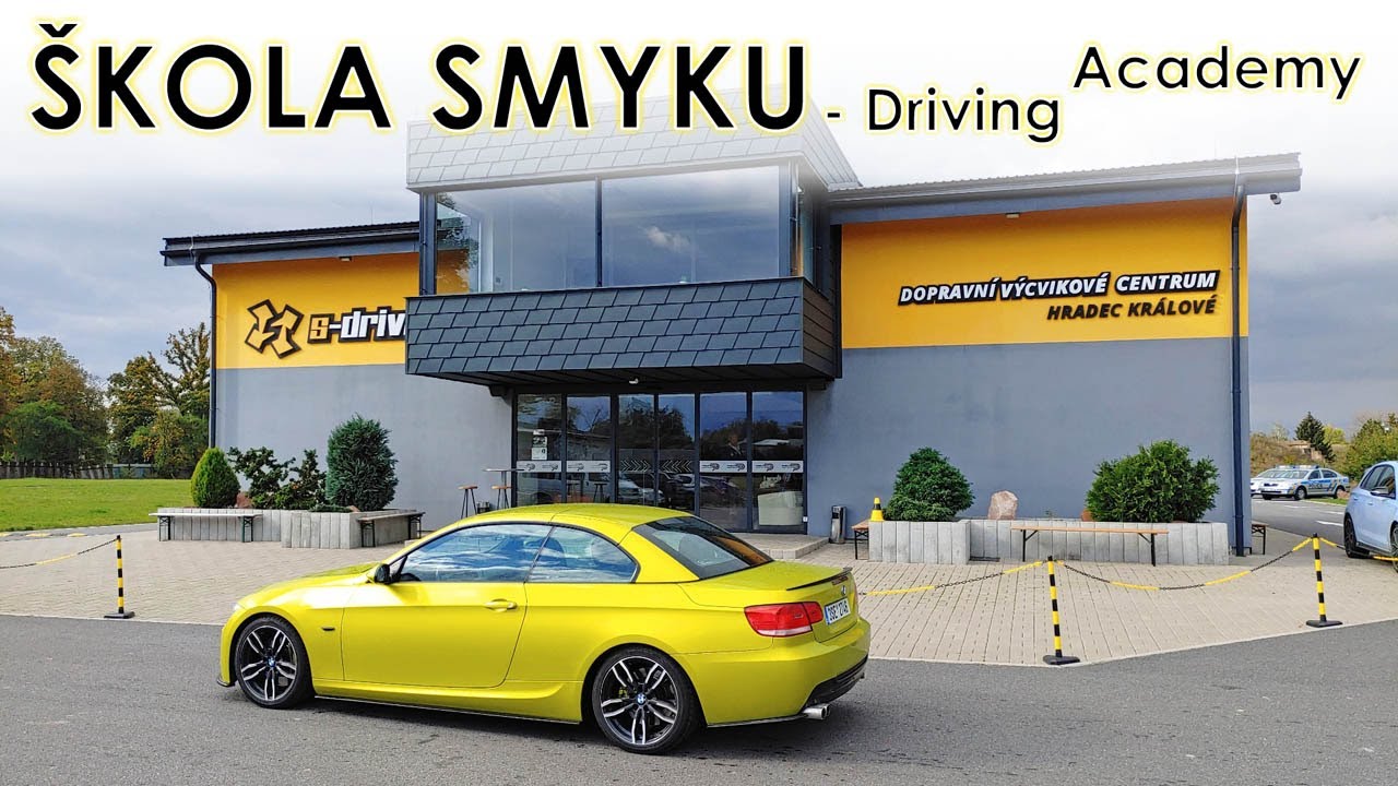 Škola smyku BMW 330i polygon Hradec Králové S-drive