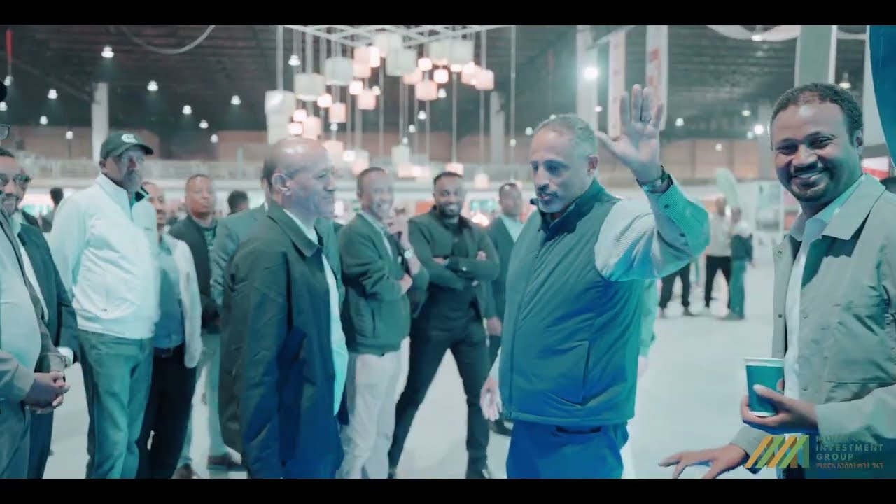 የኢፌዲሪ ምክትል ጠቅላይ ሚኒስትር አቶ ተመስገን ጥሩነህ የሚድሮክ አውደ ርእይን ሲጎበኙ