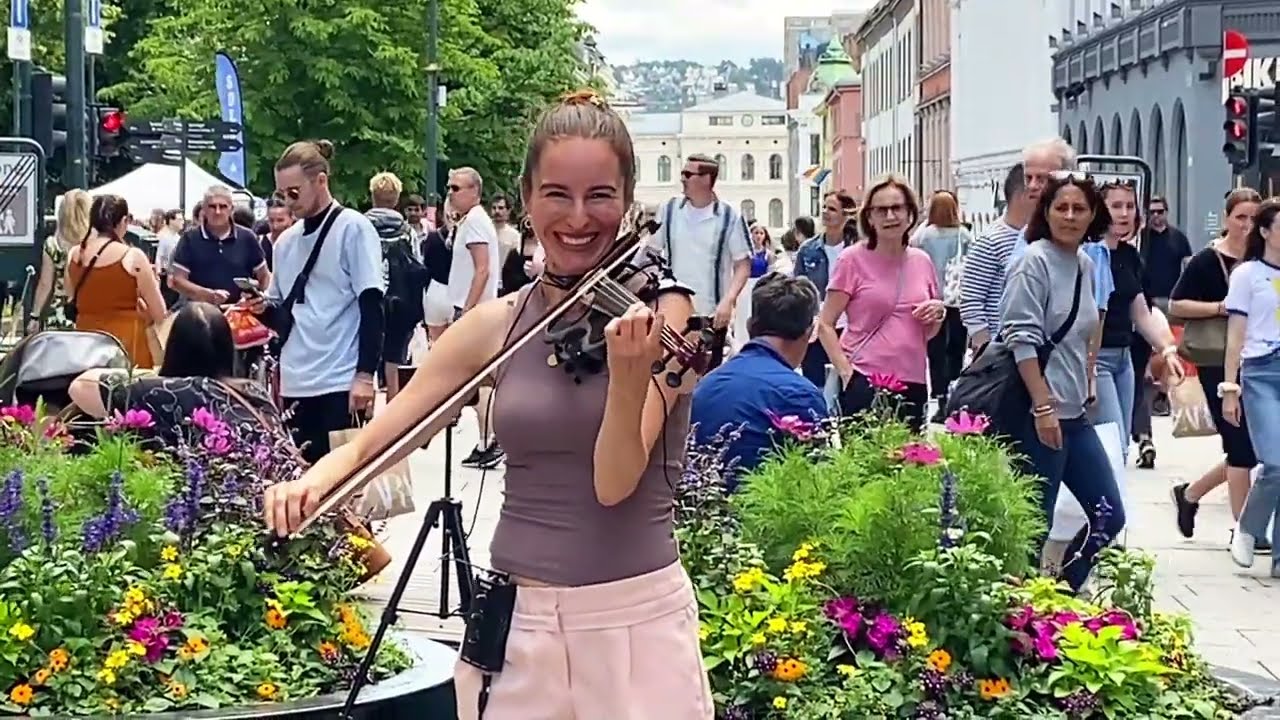 Cinema Paradiso (Love Theme) – Violin on the Street | Kirsti Hille