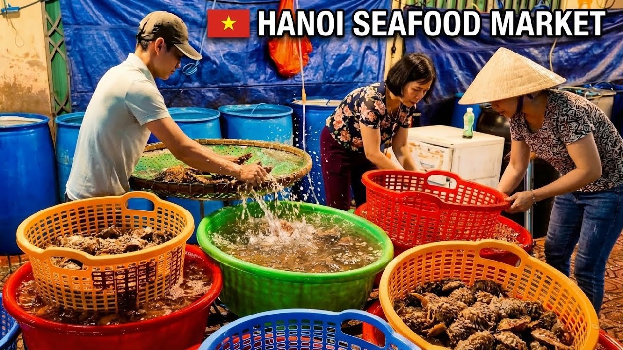 Hanoi Night Seafood Market Walk | Long Bien Market Vietnam (4K)