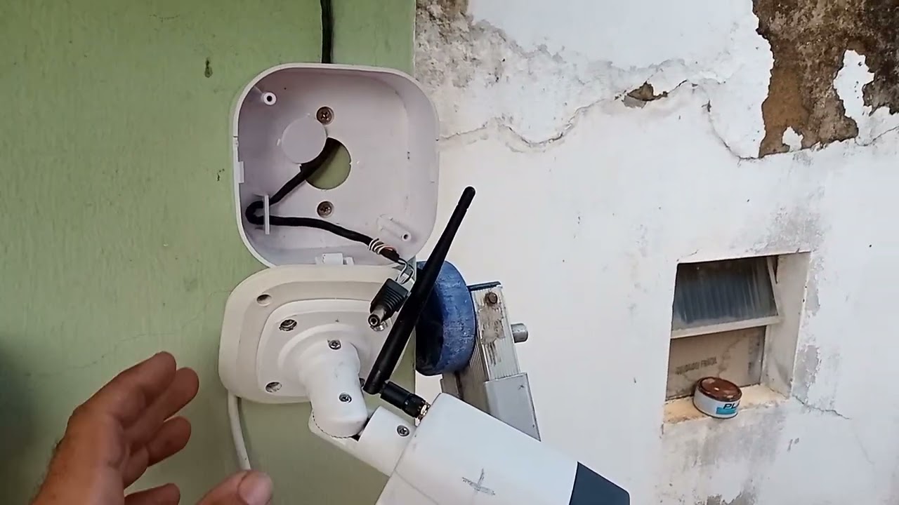 Colocando câmera Wi-Fi Elsys na caixa Box Intelbras