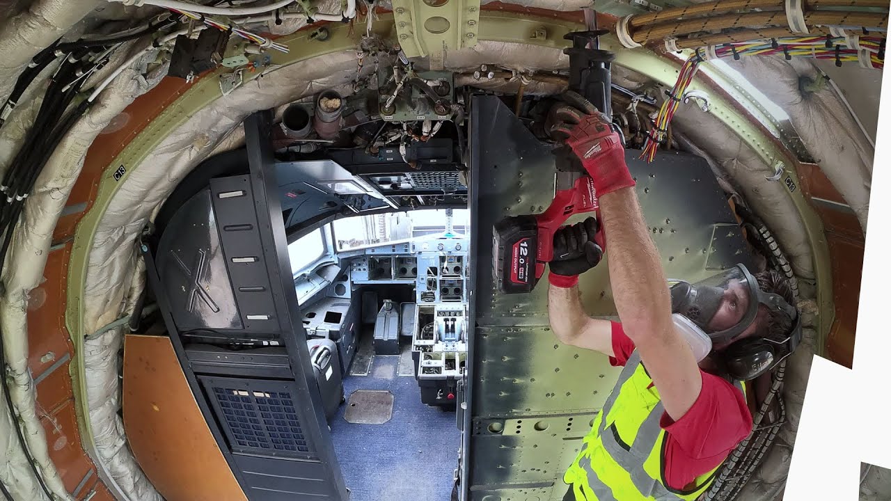 Milwaukee® Torch Nitrus vs Airbus A319