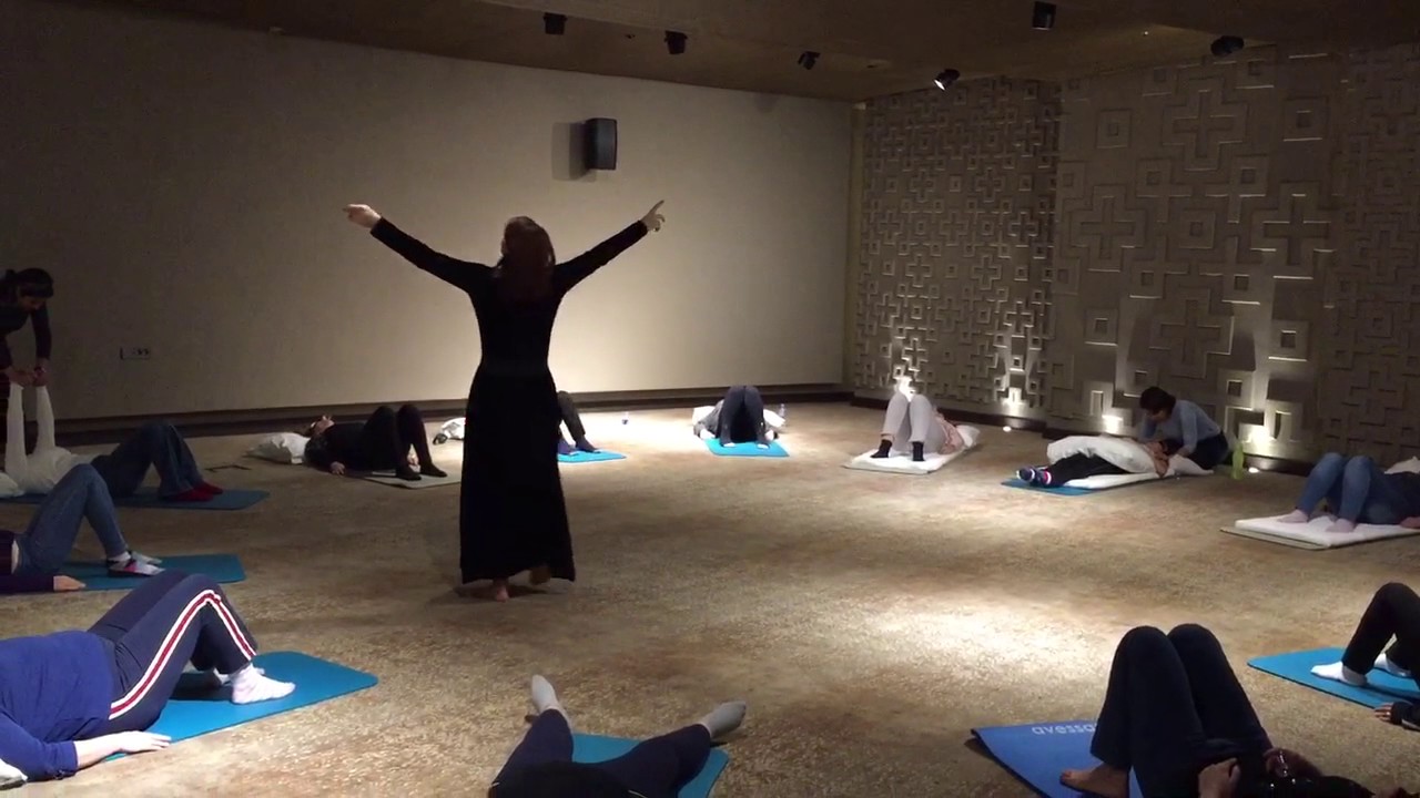 Emel &Ccedil;ekici nefes terapisi seansı