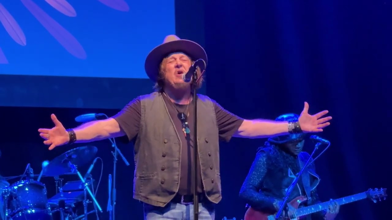 Zucchero at the Saban Theater on 10/19/25 Cosi Celeste, Dune Mosse, Vedo Nero, Il Volo, Diamante etc