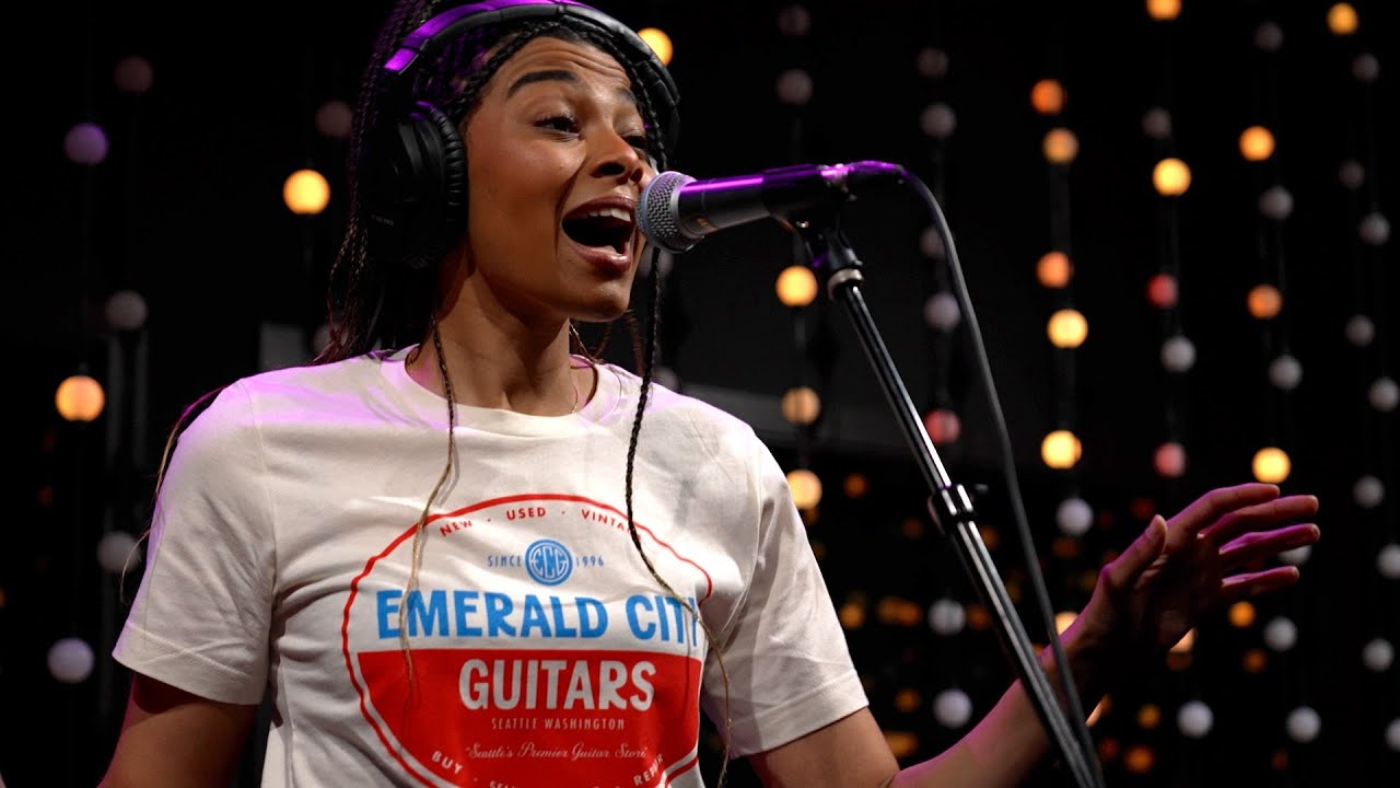 Brooke Combe - This Town (Live on KEXP)