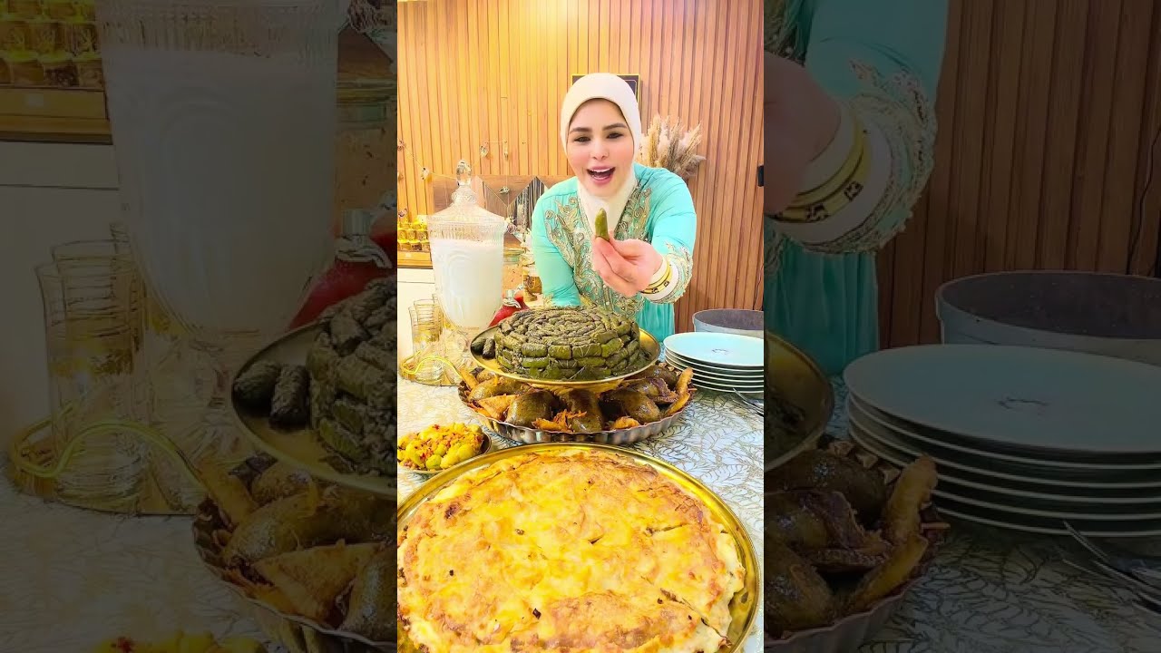 عزمتً ضيوفى قلبت تورته على سفره الاكلً وحمام مفرقع😂 العيال خرجت عن شعرهم 😄