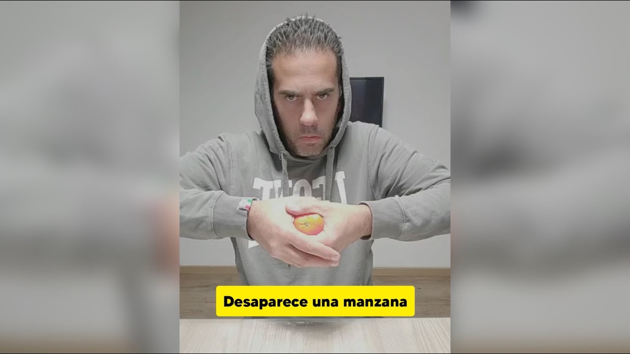&iquest;C&oacute;mo hacer el truco viral de la manzana? Aprende a desaparecerla! 🍎😨
