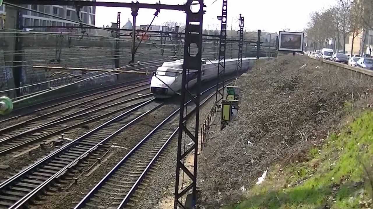 BB7415+BB7413+BB75000 fret+BB22393 en livrée En voyage +9 trains TGV à Lyon le 24/03/2012 (HD)