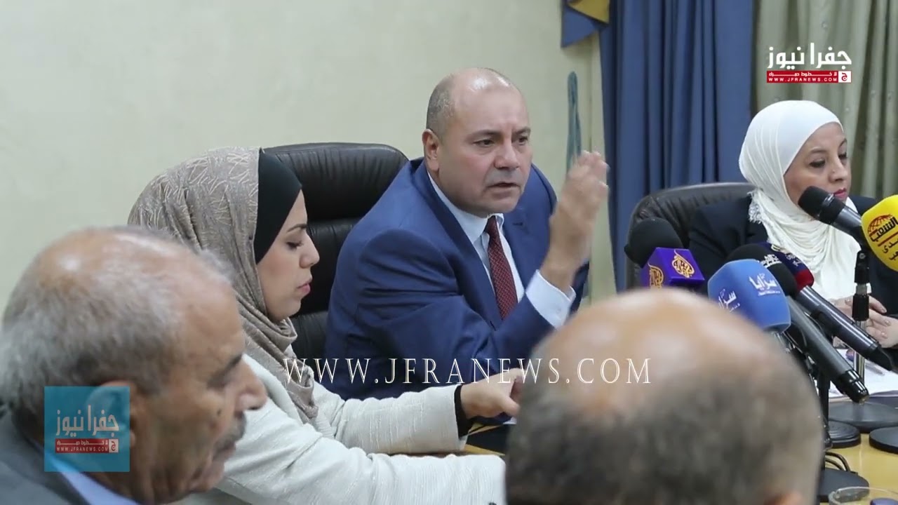 مناوشة حادة .. وزير العدل لـ أبو يحيى: أنا مش بمجلس أبوك