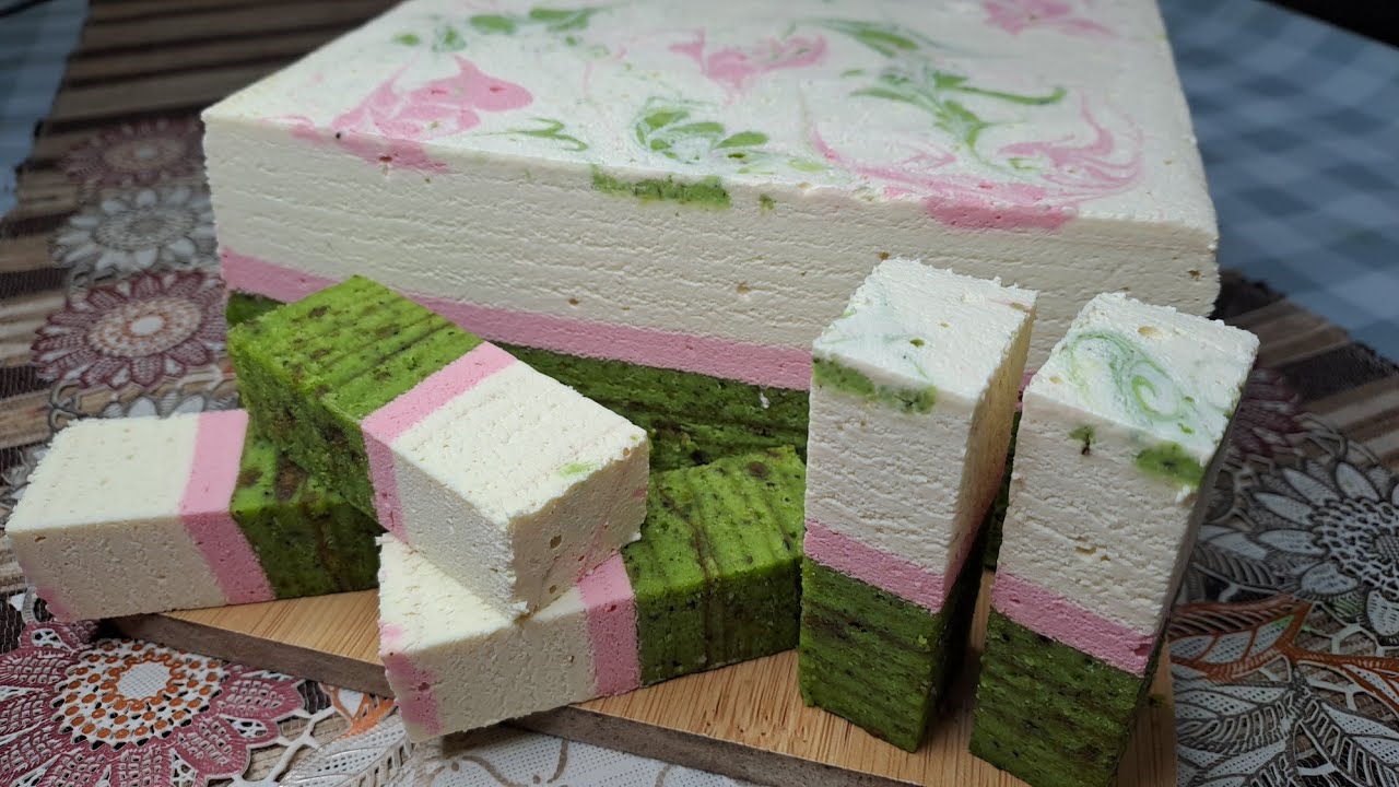 kek lapis pistachio cheese