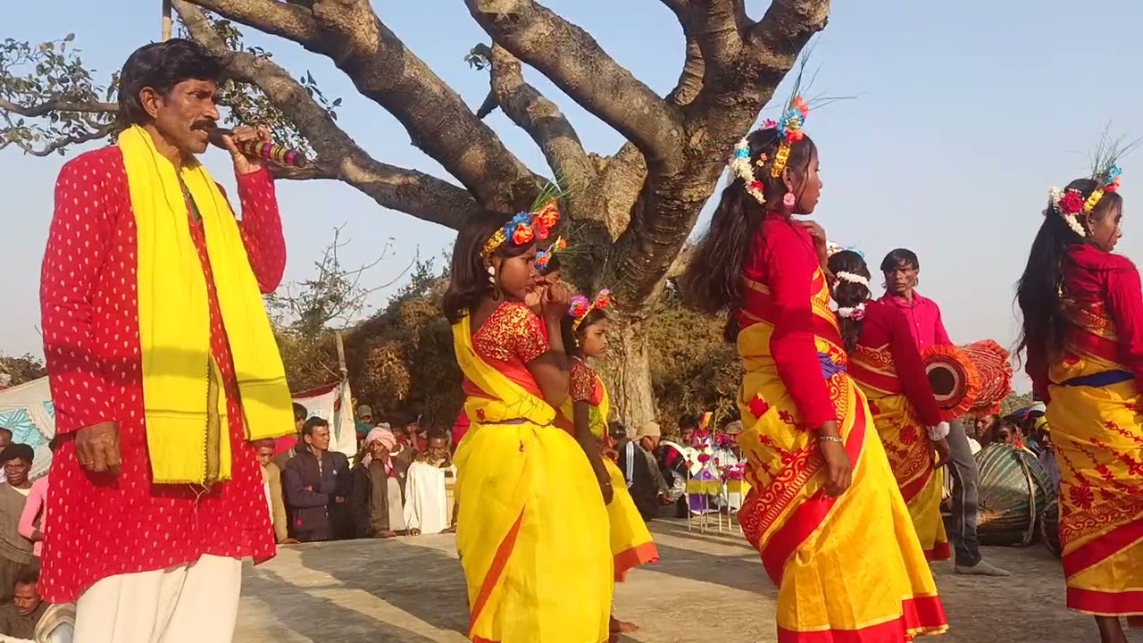 সকালে না বিকালে করেছে বাদল, বলে দে না গো বাবুর 👩মা -ই বছর কেনে এতো জল sakale na bikale kareche badal