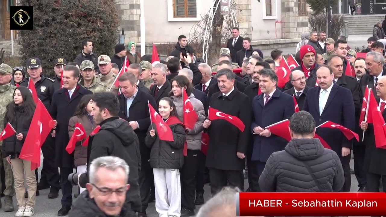 Cumhuriyet Meydanı Kırmızı-Beyaz Nefes Aldı: Erzincan’da Tarihe Geçen Bayrak Yürüyüşü