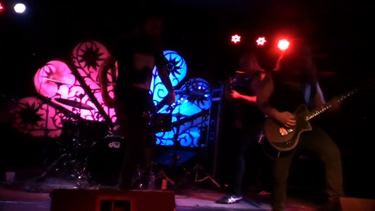 Wolvhammer - Bones of the Pious (live)