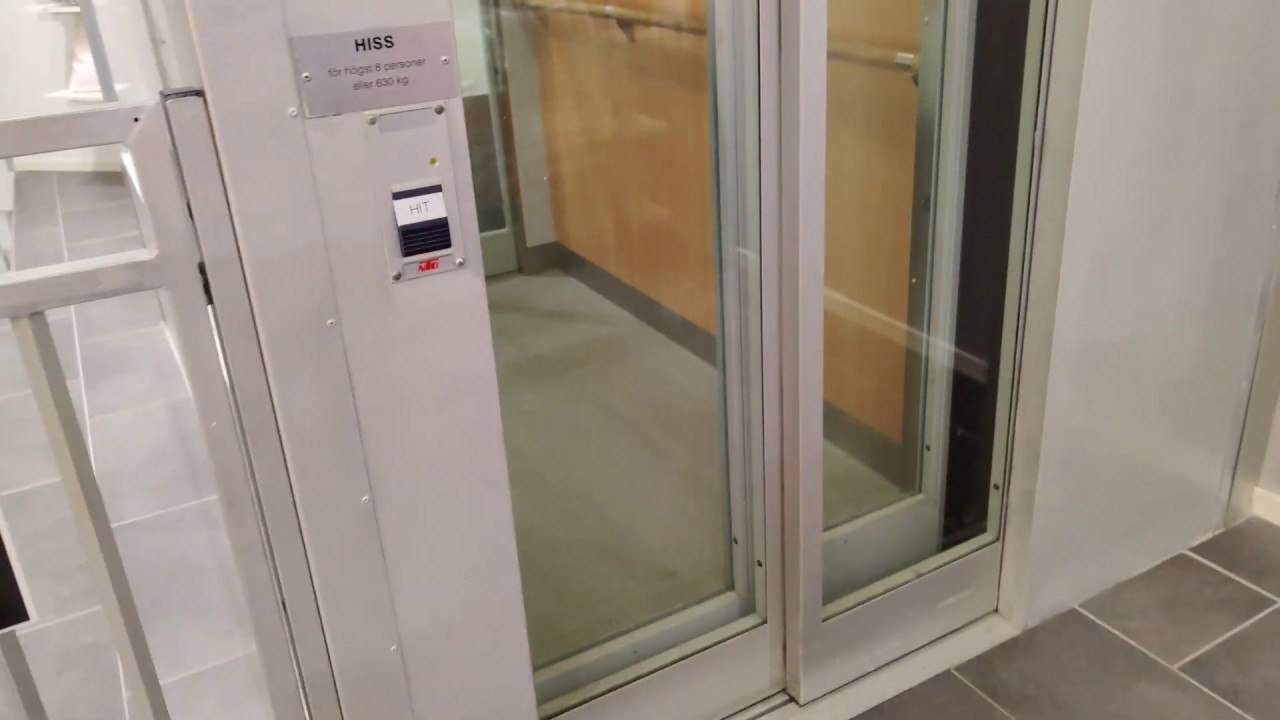 GOT ALMOST BUSTED! Grey NTD K2002/P1000 screw driven elevator @ Spiralen, Norrköping, Sweden.