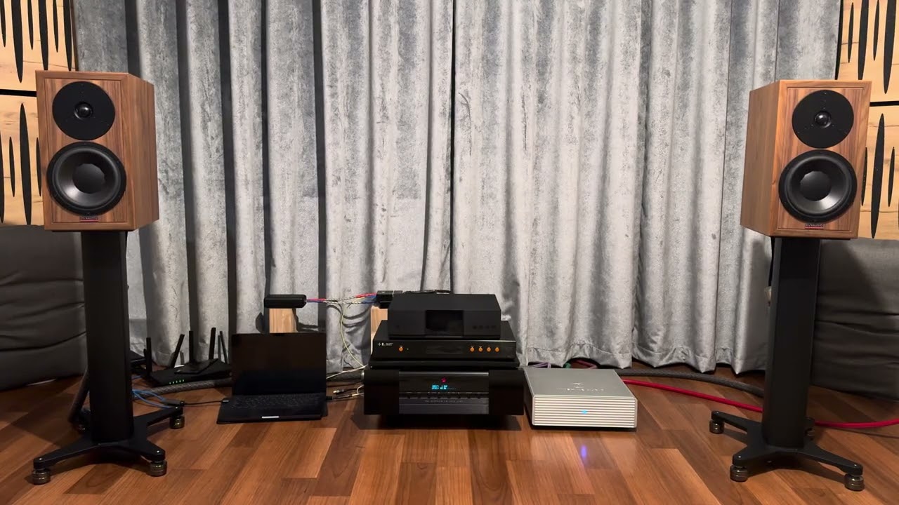 Dynaudio Heritage Special - Auralic Aries G2.1 - Holo Spring 3 KTE - Gryphon Callisto 2200