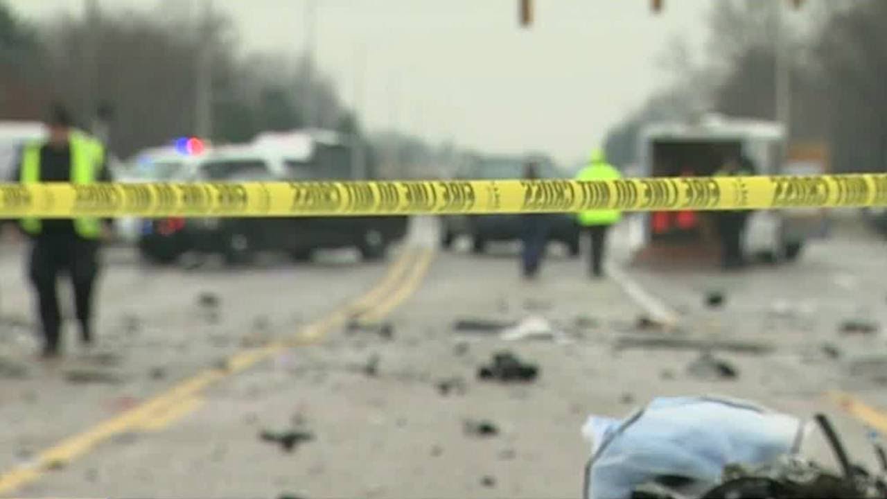 2 killed in Sterling Heights crash