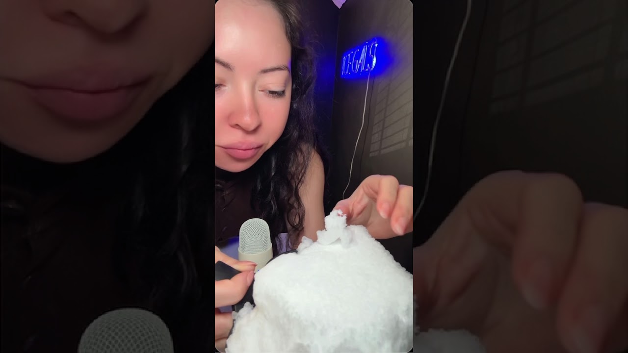 LARGE FREEZER FROST CHUNK #asmr #mukbang #frezzerfrost #frostbites #eatingvideos #eatingsounds #eat
