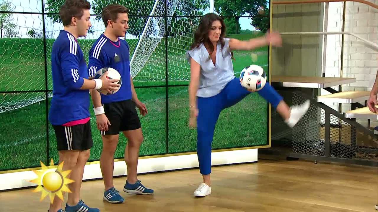 Här visar Soraya och Peter fotbollskills! - Nyhetsmorgon (TV4)