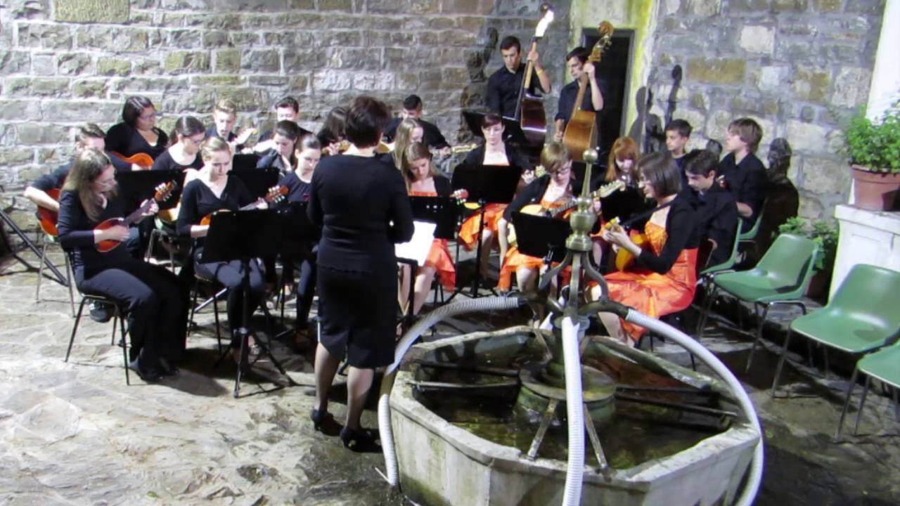 Zemlja pleše - M. Sepe, G. Strniša, prir. P Jakša - Tamburjaši