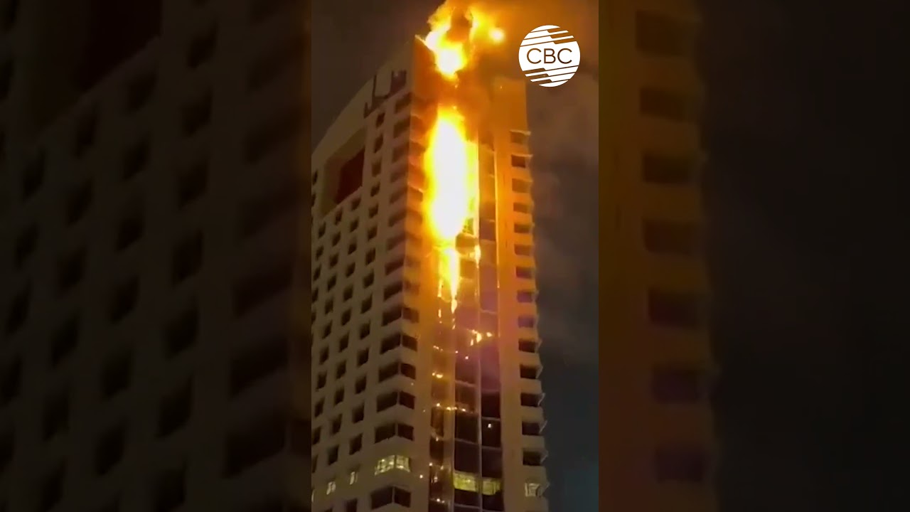 Небоскрёб службы соцобеспечения вспыхнул после удара Ирана по столице Кувейта