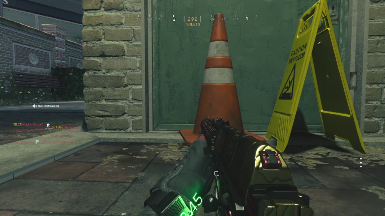 Call of Duty: Modern Warfare, going crazy with the "AS VAL" in gold