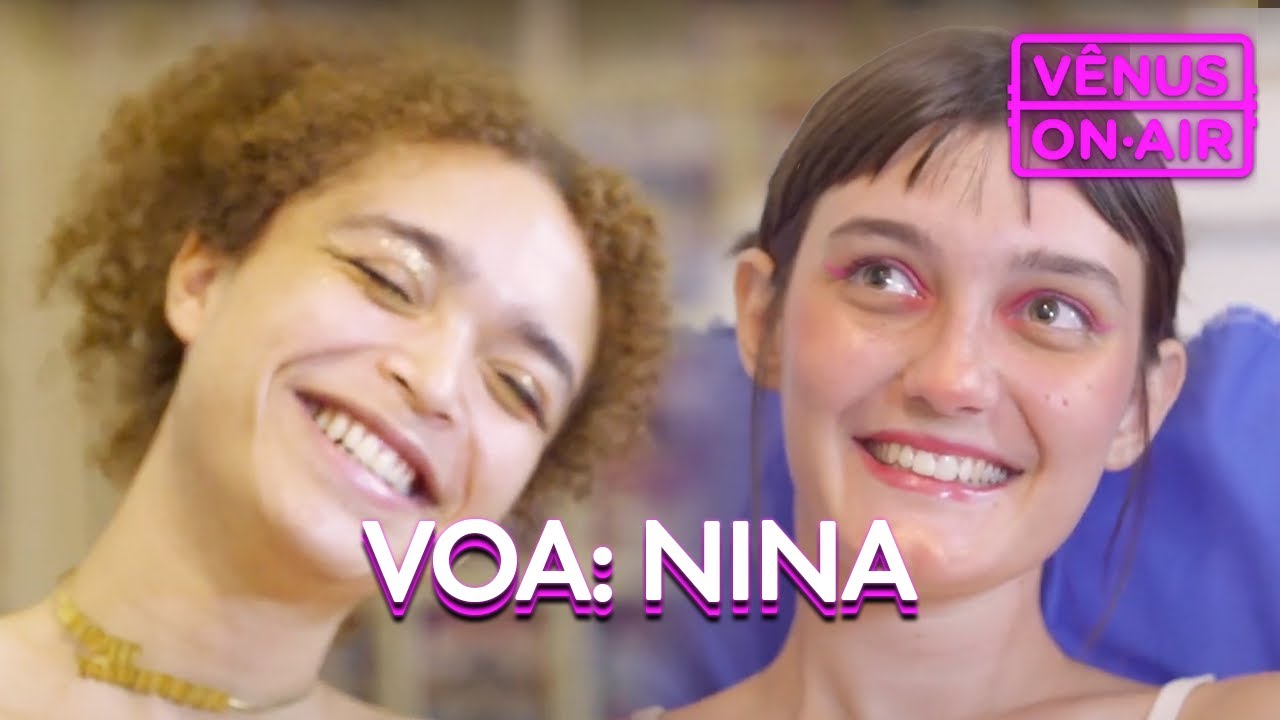 VÊNUS ON AIR: NINA TOMSIC REFLETE SOBRE TEATROS, RELACIONAMENTOS E CONFLITOS GERACIONAIS