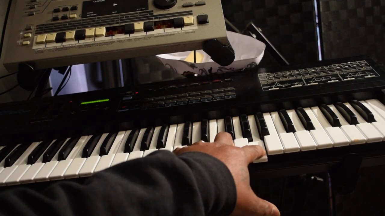Split keyboard info on Roland D-20 synthesizer