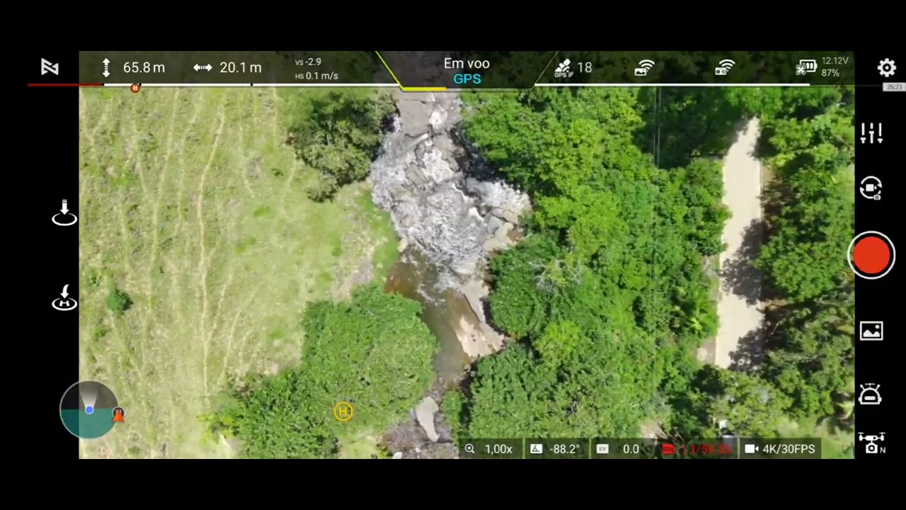 voando com drone na cachoeira do meio em Itapemirim espírito santo