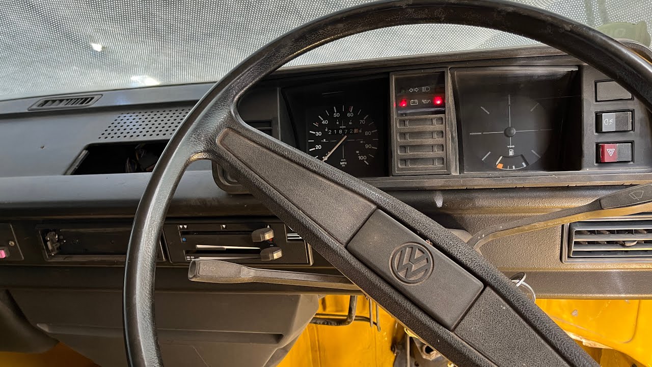 VW T25/Vanagon start up and interior has arrived !!