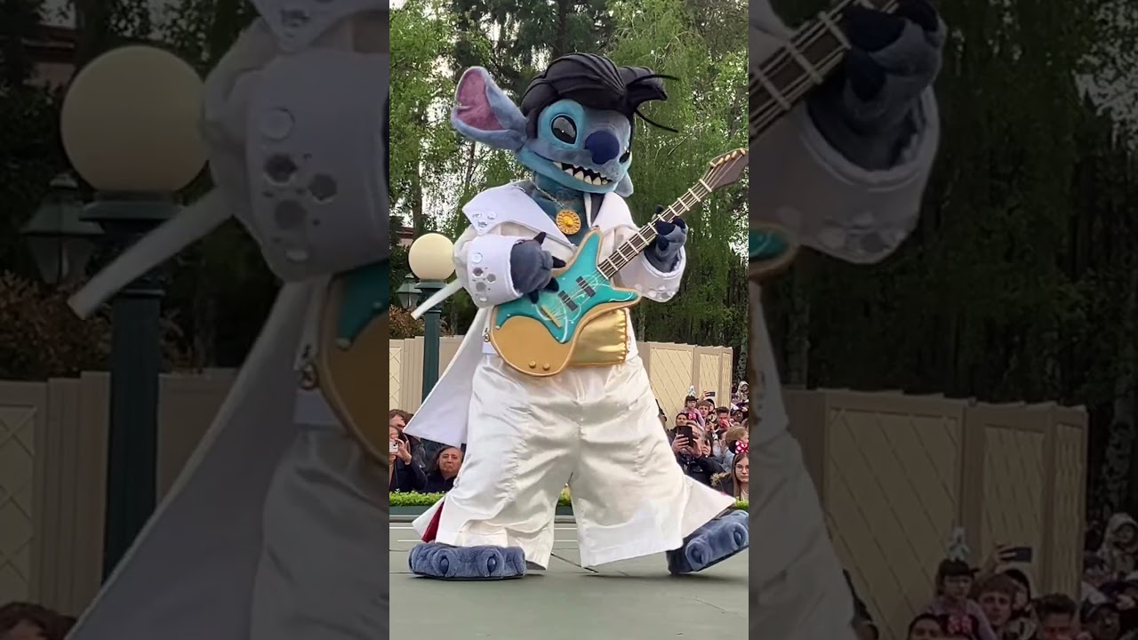 L’Univers de Stitch : les scènes cultes Disneyland #disney #stitchtricks #disneyshorts