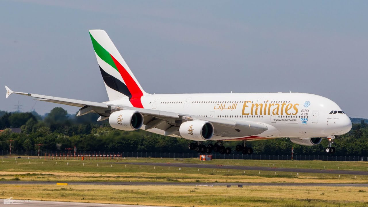 Erste Airbus A380 Linienflug-Landung in Düsseldorf 2015