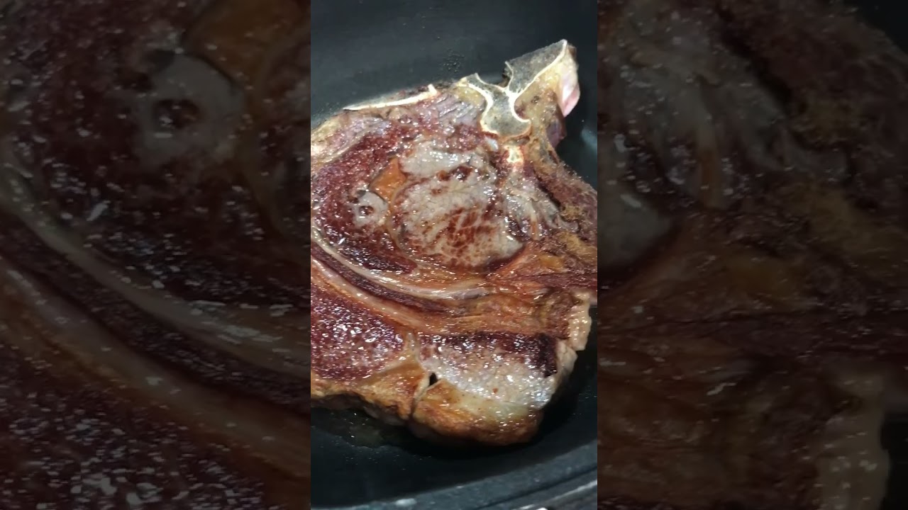 Costata danese cottura incredibile su ghisa. #shorts #shortvideo #steak