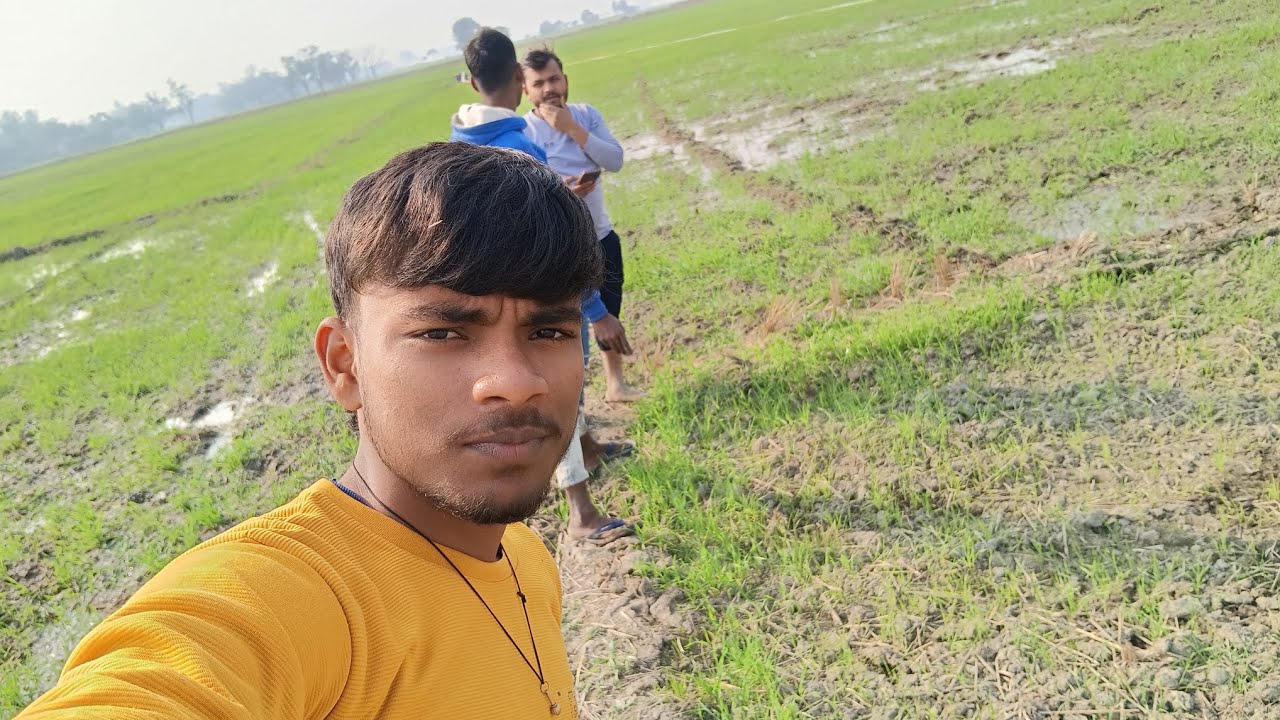 गेहूं के खेत में पानी चलाने 💖