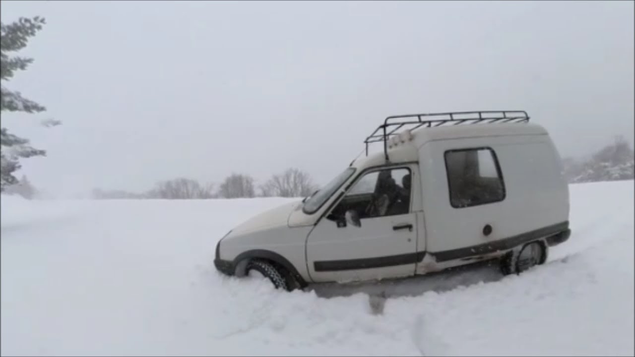 C15 D coincé dans la neige