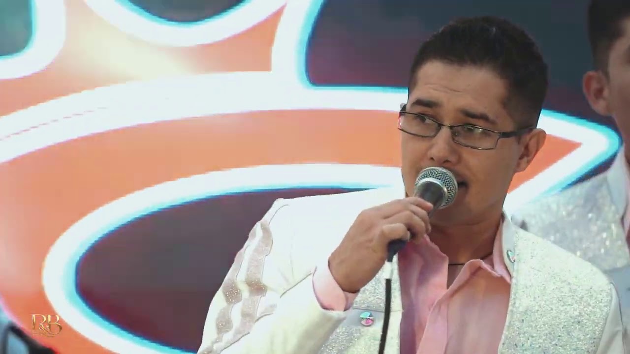 Banda Los Coyulitos - Popurrí Juan Gabriel [Live] 2020