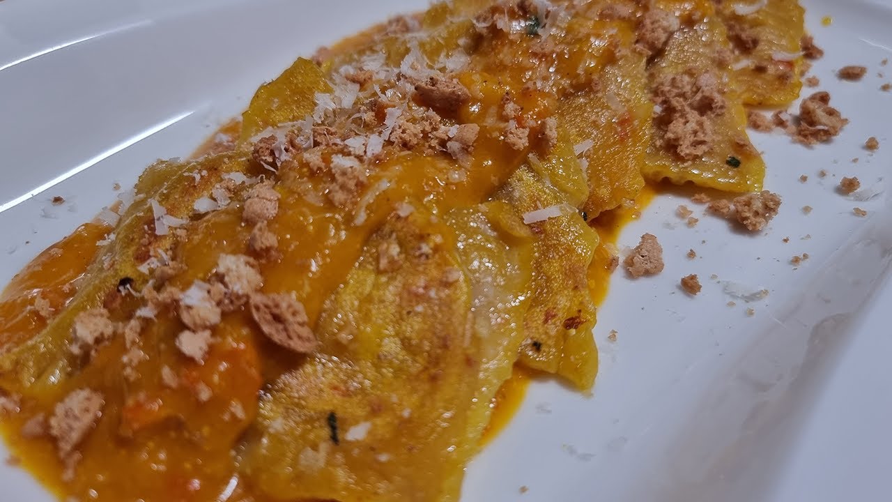Kürbis Amaretto Ravioli mit Salbei - Mori kocht