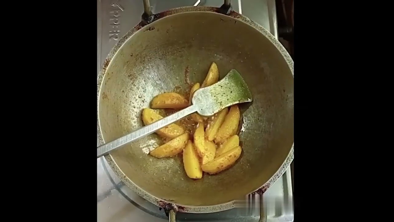 আলু, বেগুনে ইলিশের ঝোল রেসিপি||Hilsha Fish Curry|