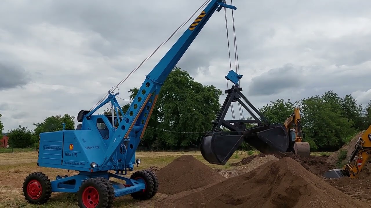 Weimar Bagger T172 in Aktion
